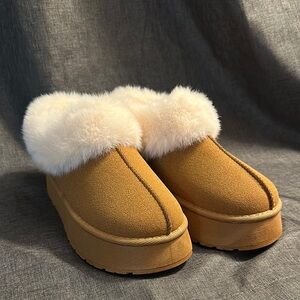 Women's Tan Fur-Lined Mules